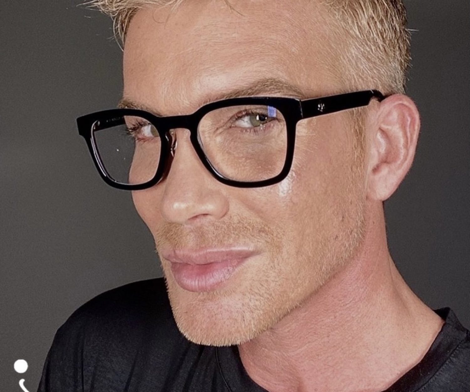 Nasenoperation beim männlichen Patienten - Dr.Bromba