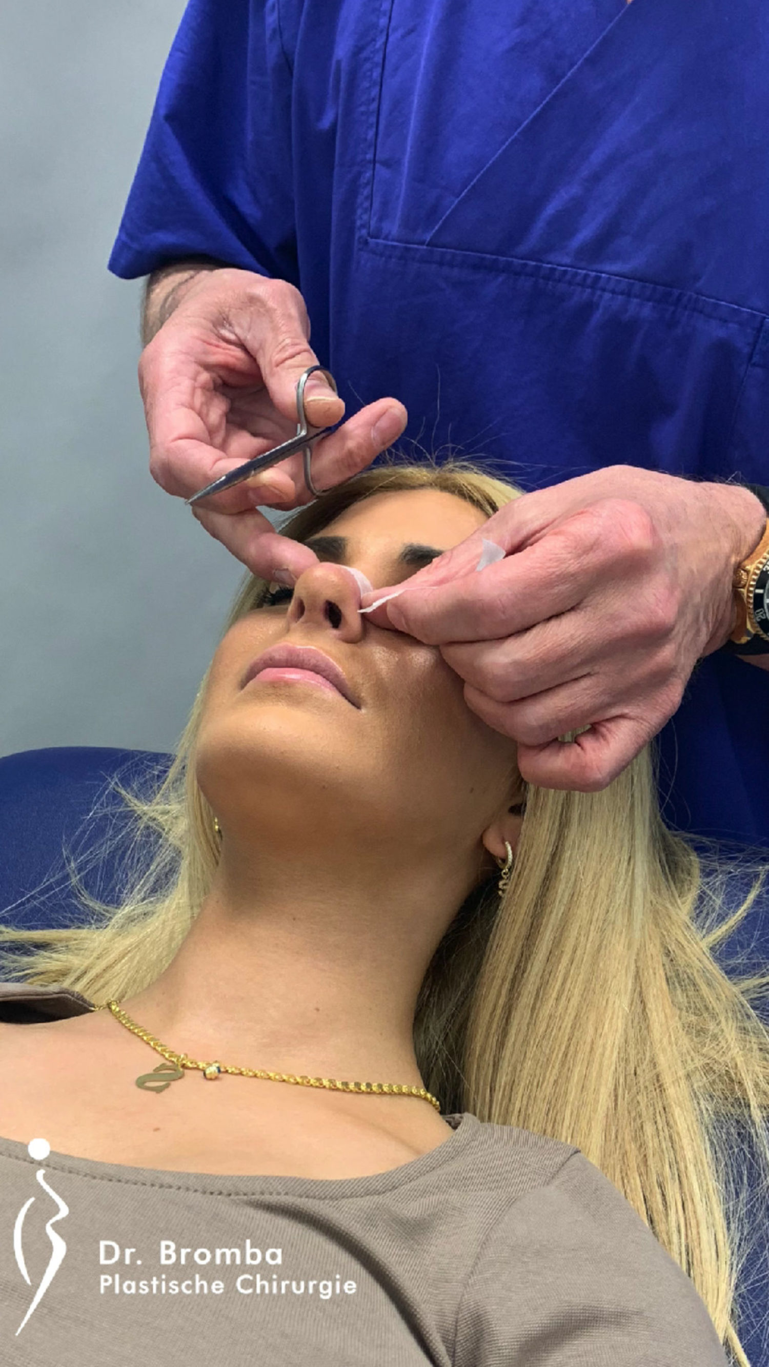 Nasenoperation - Plastische und Ästhetische Chirurgie - Plastischer Chirurg Dr. med. Bromba im KH in Essen (NRW)